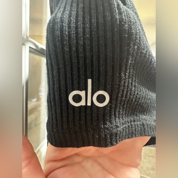 Alo Yoga Ribbed Manifest Short Sleeve - Picture 7 of 10